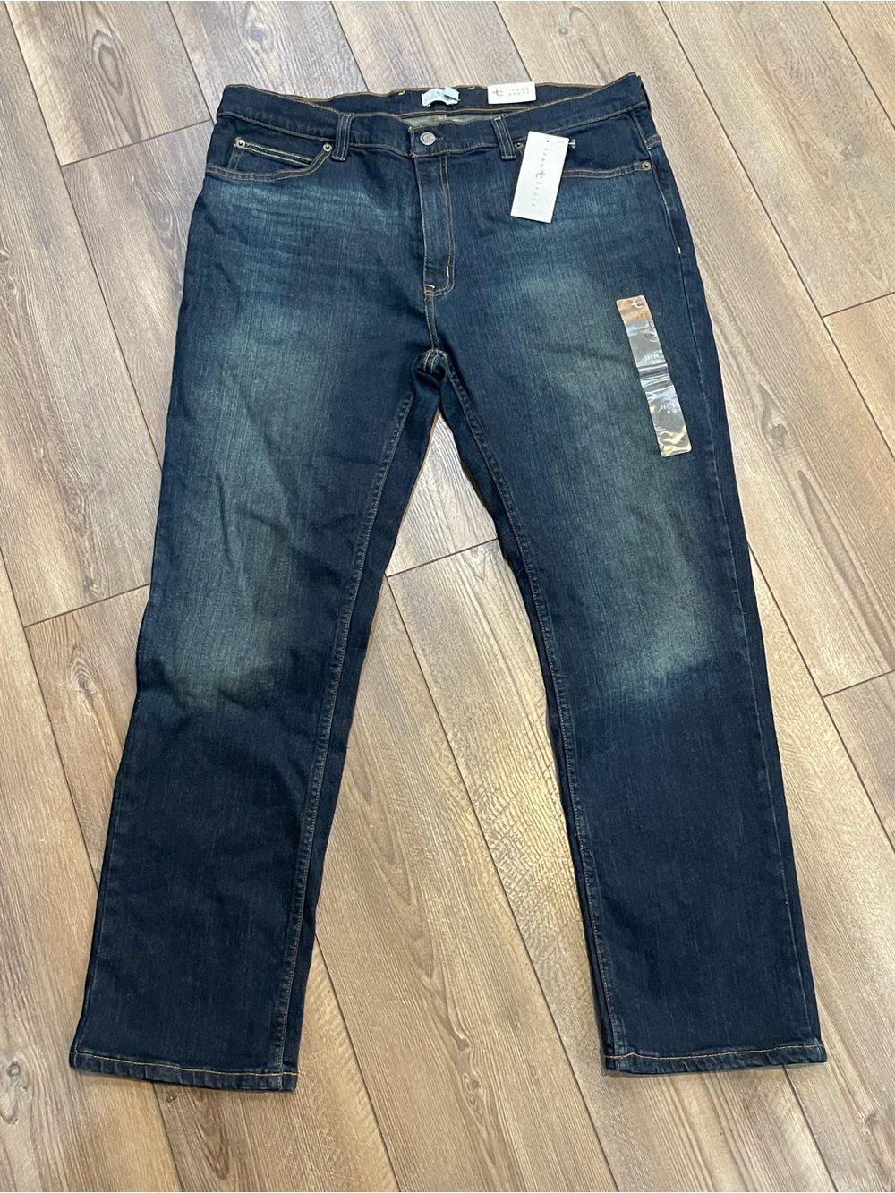 True Craft Men's 38x30 slim Jeans in Dark Indigo